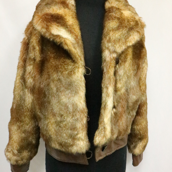 INCOGNITA Faux Fur Flaring Collar Crop Jacket - Picture 2 of 7
